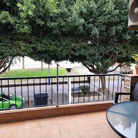 Magnificent Ground Floor With Views - B Appartamento
